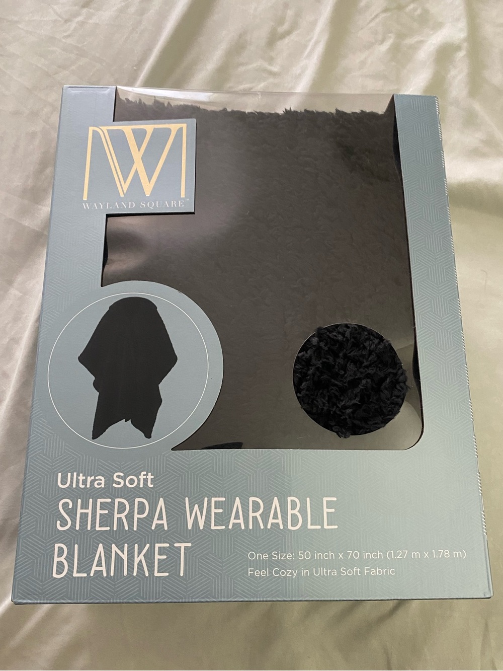 NIB Sherpa Wearable Blanket